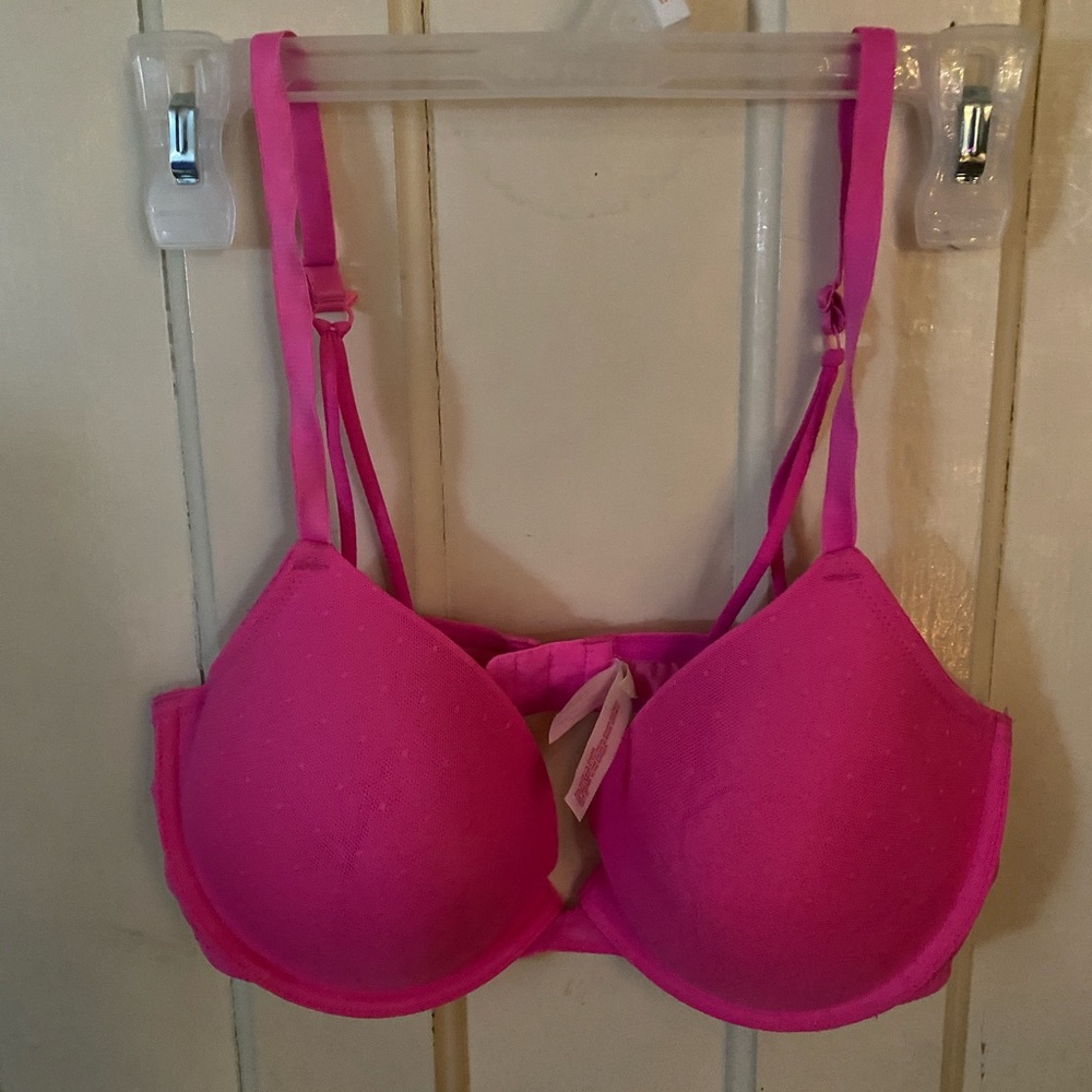38 D - hot pink bra